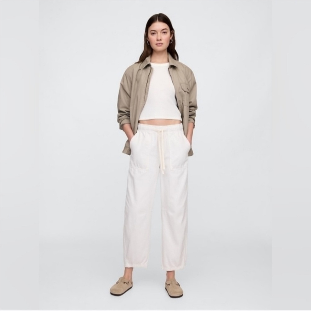 Gap darted barrel pull on pants off white size S